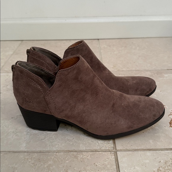 BOC New Celoisa Brown Suede Fabric Block Heel Back Zip Booties Boots size 10 - Picture 3 of 10